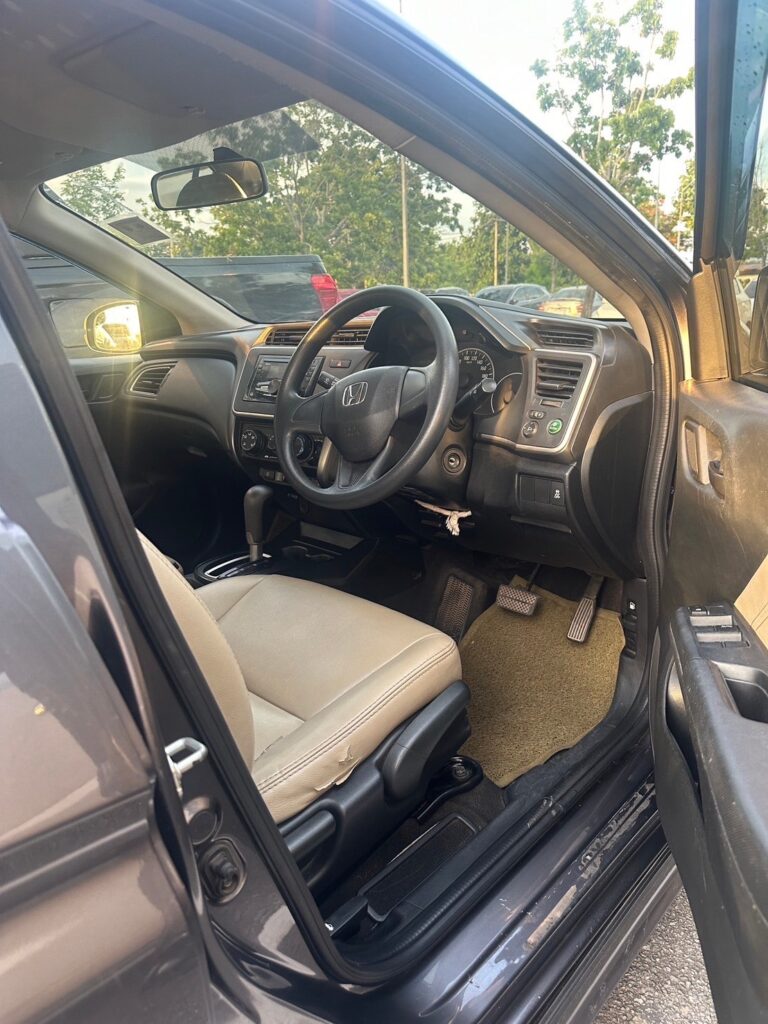 Honda City เช่ารถน่าน รถเช่าน่าน ราคาถูก เช่ารถสนามบินน่าน Car Rental Nan Thailand